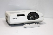 Epson PowerLite 520 XGA LCD Projector 2700 Lumen 3-chip 3LCD 4260 Lamp Hours