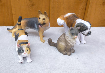 Set CollectA 4 Figuren Calico Norwegerkatze Deutscher Schäferhund Bernhardiner Hund