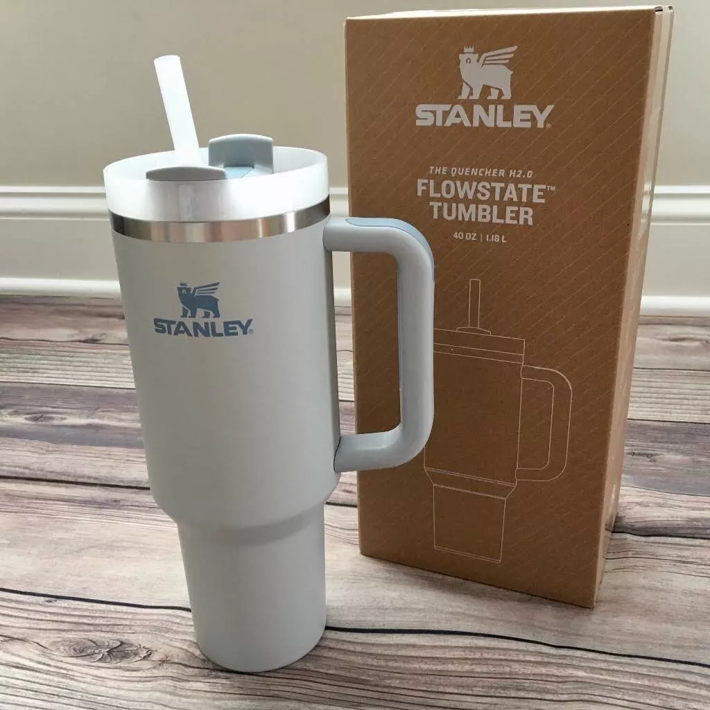 Stanley The Quencher 30 oz. H2.0 FlowState Tumbler in Fog