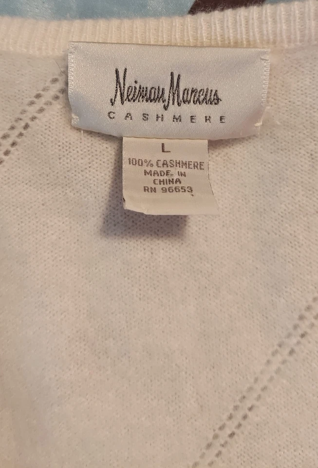 Suéter Neiman Marcus Cachemir Con Cárdigan Abotonado Suéter Crema Grande Foto 2 de 4