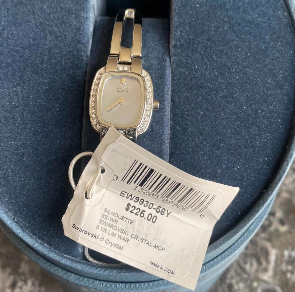 Reloj Citizen Eco-Drive diseño brazalete cristal swarovski esfera plateada mujer Foto 3 de 4