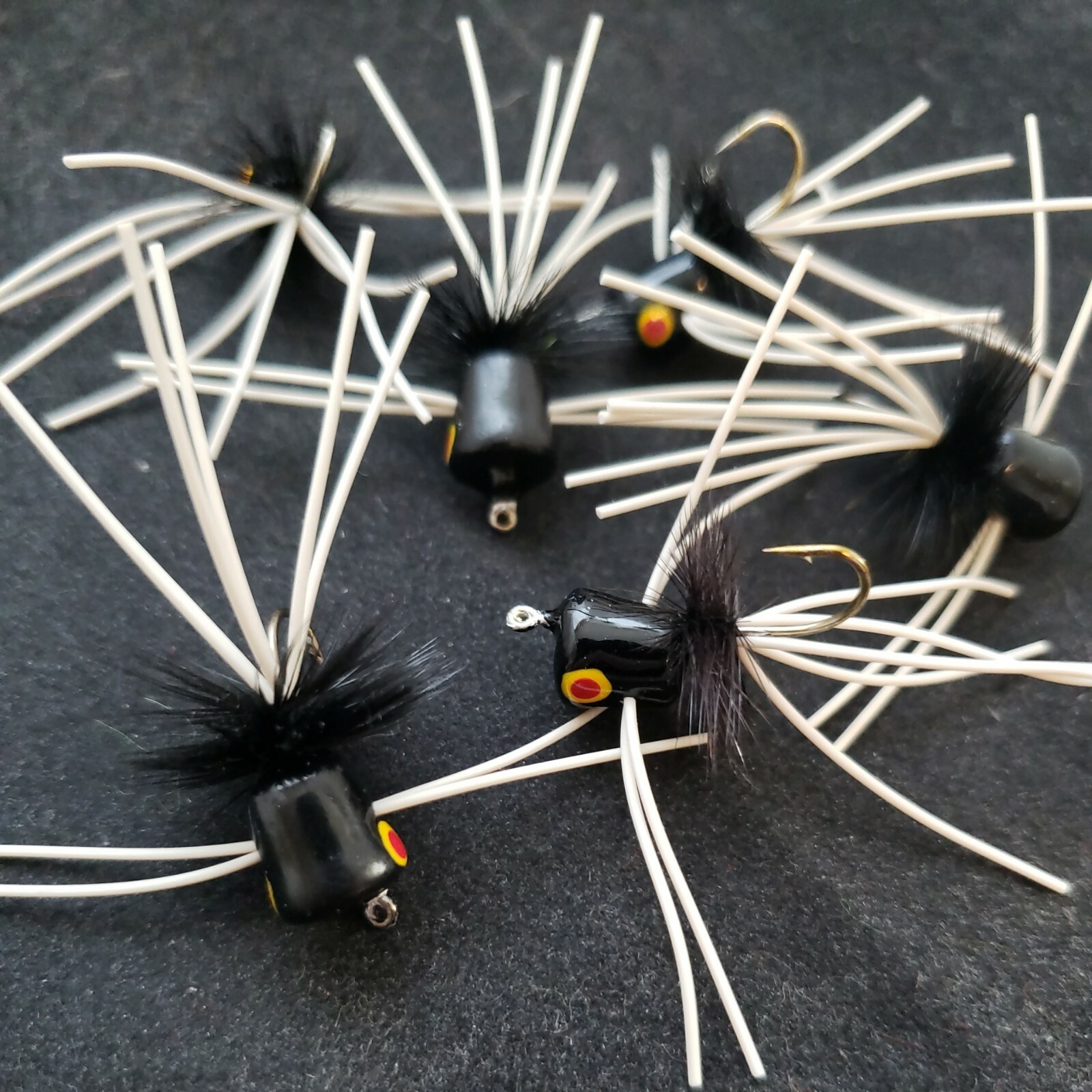 BASS FLIES POPPERS BLACK SIZE 8 HARD BODY - Image 2