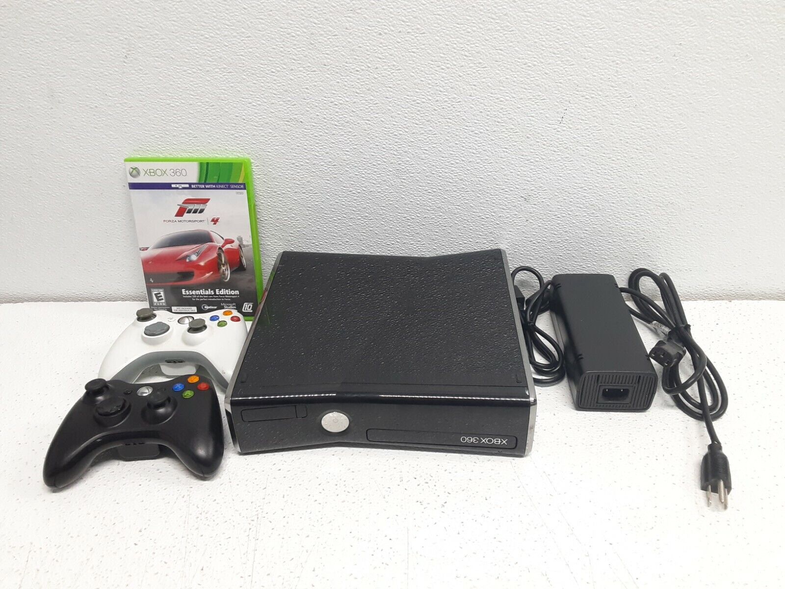 Microsoft Xbox 360 Slim 4GB cor matte black