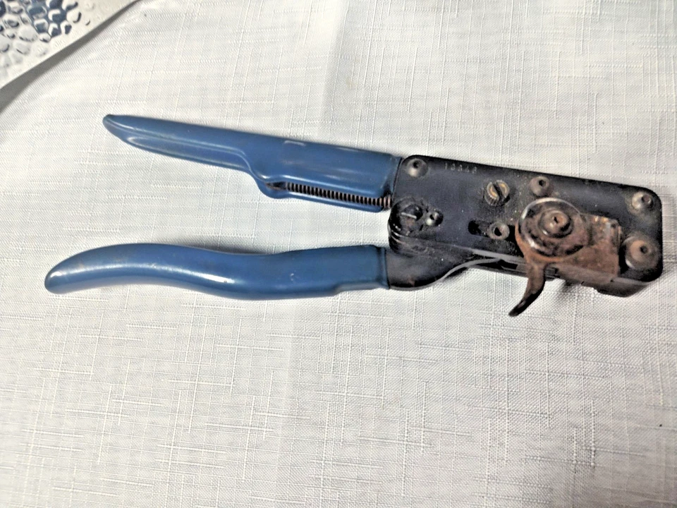 Herramienta de crimpado manual Dupont HT-208 Berg Electronics Foto 3 de 4