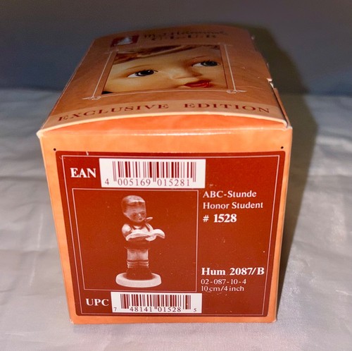 Goebel M.L. Hummel Honor Student Figurine 1999 # 2087/B GREAT MINTY CONDITION - Picture 5 of 5