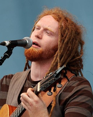Newton Faulkner performs on the Main Stage Day 3 of the Isle Of Wi- Old Photo 9
