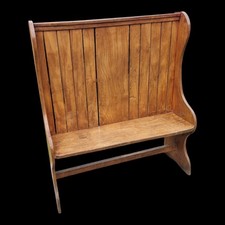 Golden oak vintage settle. Low cost delivery.