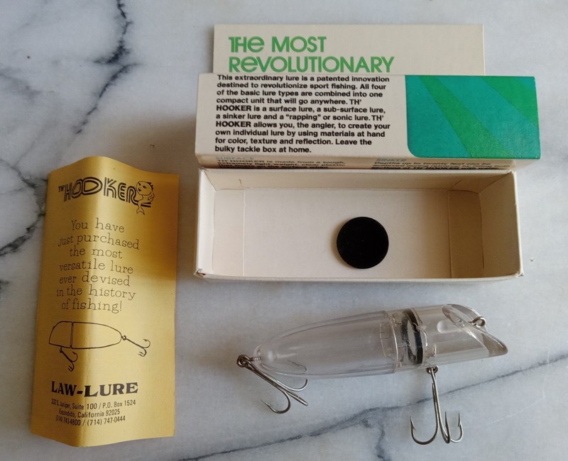 VINTAGE THE HOOKER VERSATILE LURE COMPLETE NIB   WORLDS SMALLEST TACKLE BOX