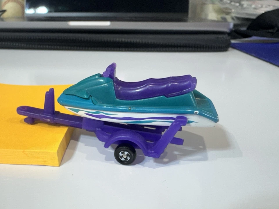 Caixa de fósforos vintage 1999 "Watercraft c/ Trailer" Jet Ski COM TRAILER MB373 roxo azul-petróleo - Imagem 4 de 4