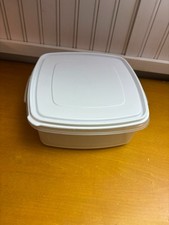 Rubbermaid Servin Saver 19 Cups Storage Container With white Lid