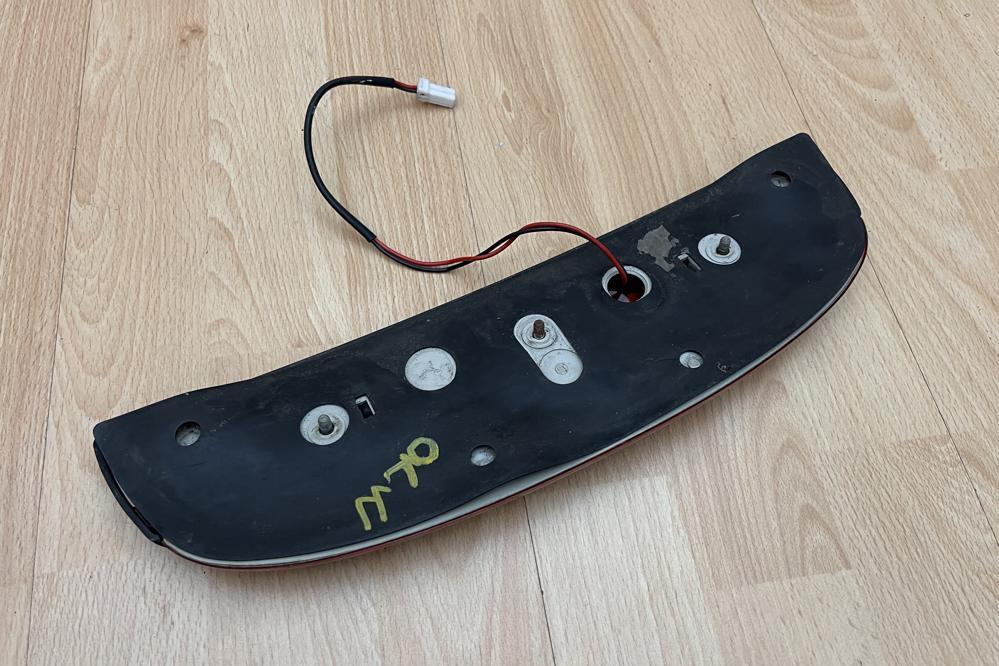 HIGH STOP LAMP / BRAKE LIGHT (CONVERTIBLE) Jaguar XK8 XKR 19962001