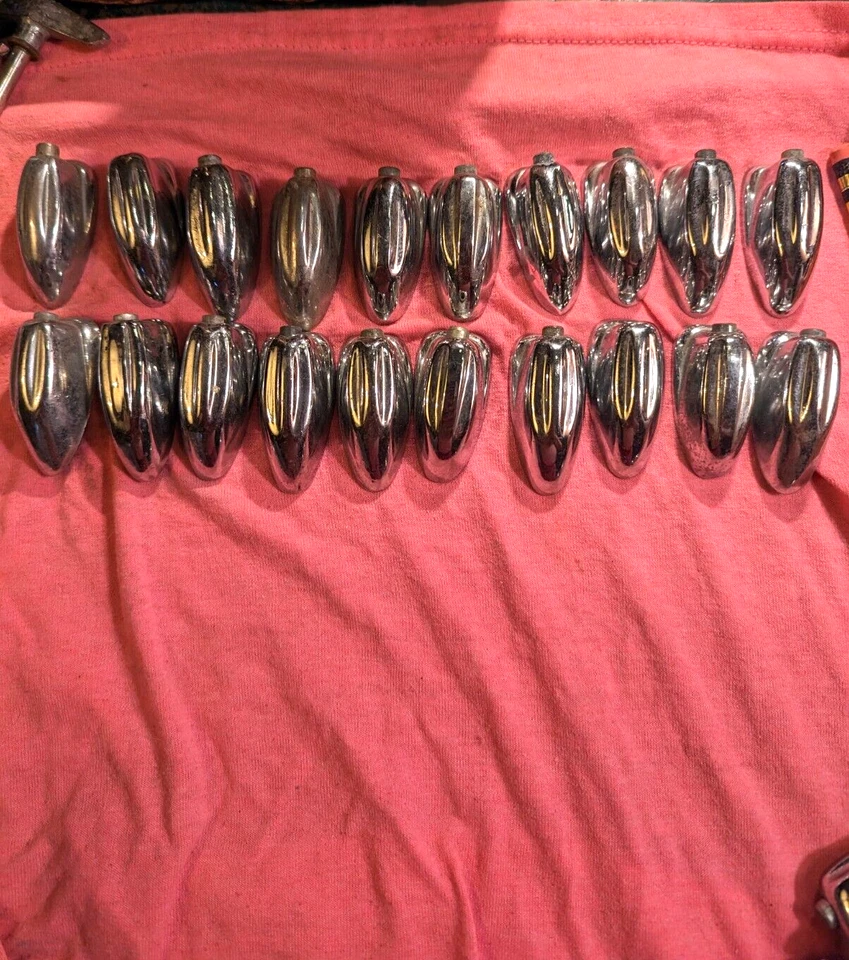 Gretsch/Slingerland 2 英寸凸耳,带弹簧、安装螺钉和上螺母。 20 .  漂亮 — 第 2/4 张图片