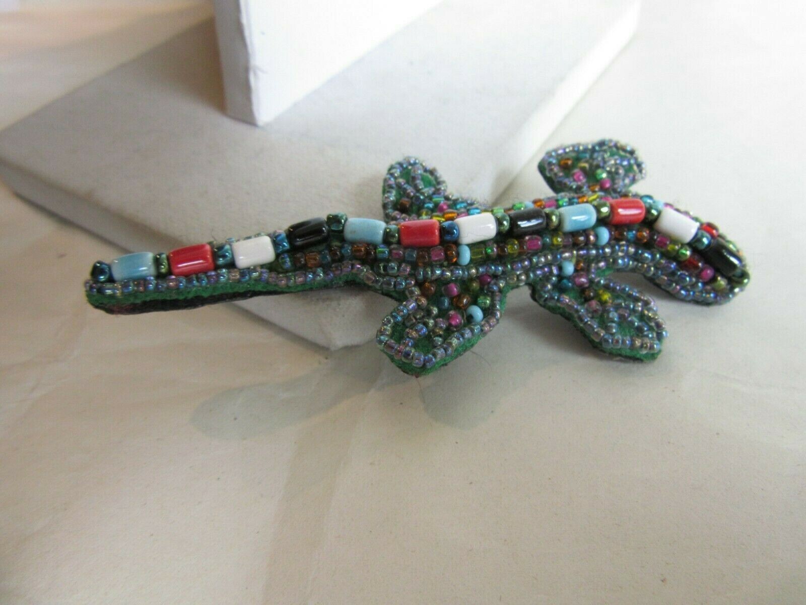 Multi-colored beaded lizard pin - image 3