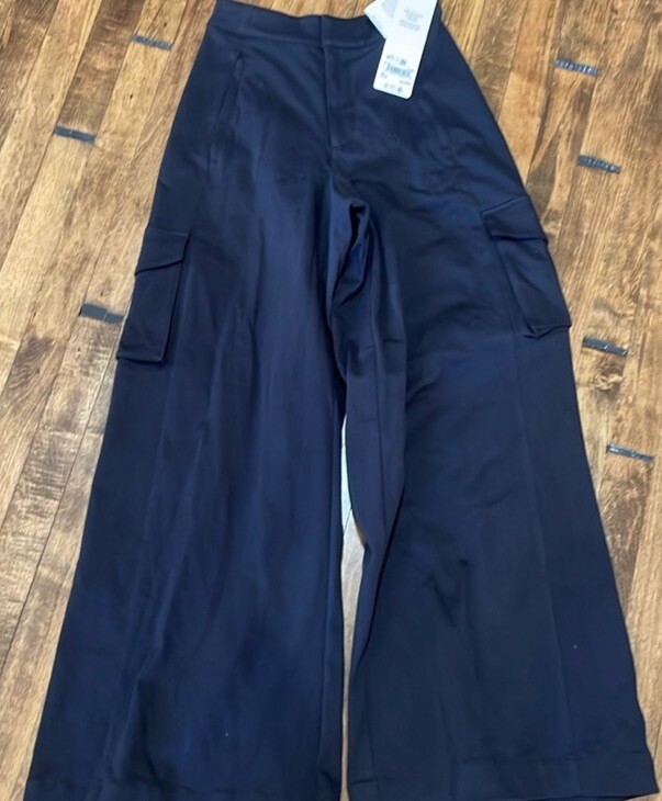 ◆ALO Yoga◆Show Off Cargo Wide Leg Trouser パンツ Show Off Cargo Wide Leg Trouser - Olive Tree | Alo Yoga