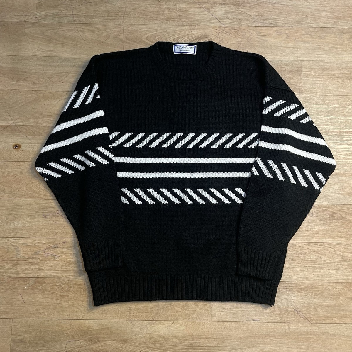 Yves Saint Laurent ブラック スウェット M Yves Saint Laurent ブラック スウェット M