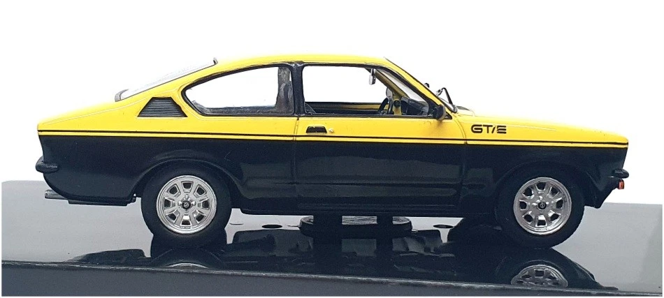 Modelos Ixo escala 1/43 CLC383N - 1976 Opel Kadett C cupé GT/E - amarillo/negro Foto 3 de 4