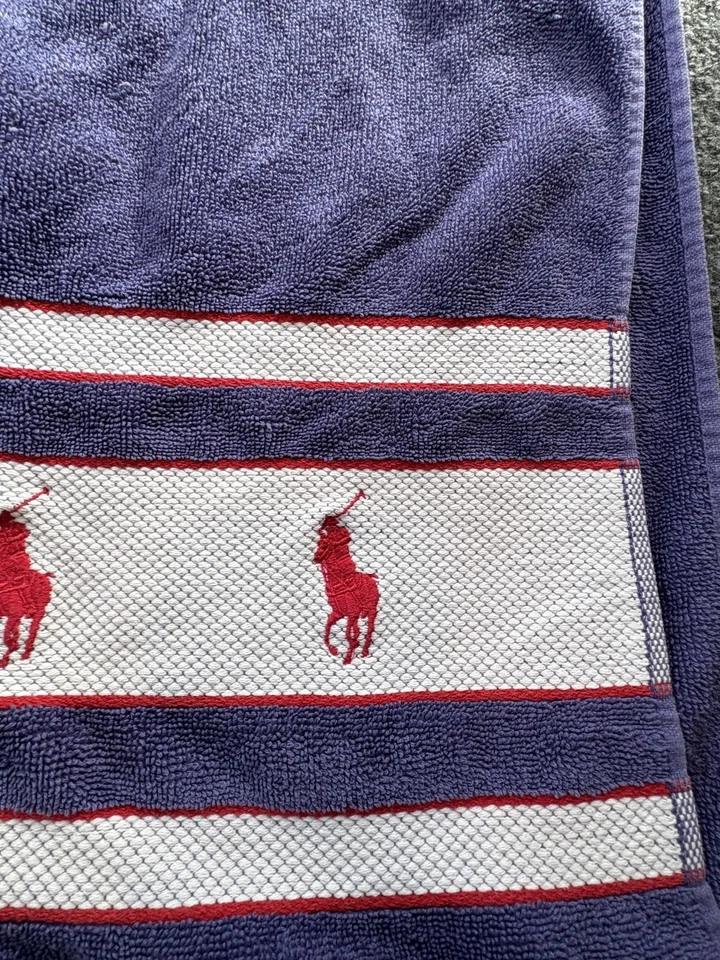 Toalha de banho Lauren Ralph Lauren roxa branca vermelha polo pônei listras de algodão logotipo - Imagem 2 de 4