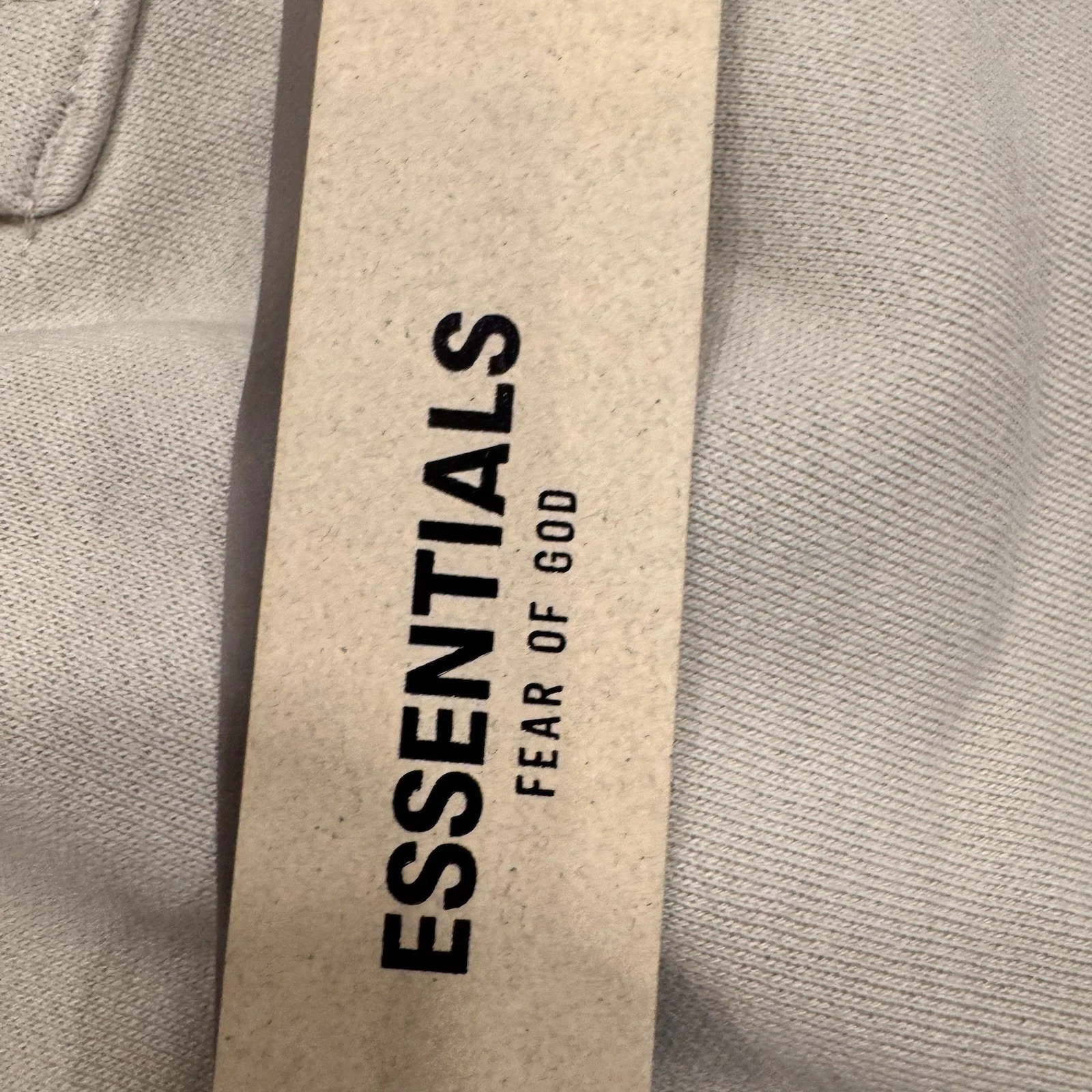 Felpa con cappuccio pullover unisex Fear of God Essentials 1977 colore grano taglia small