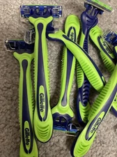 Lot Of 14 - GILLETE SENSOR 3 SENSITIVE DISPOSABLE RAZORS - Loose