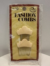 VINTAGE NEW 1975 Goody 7050 Kant-Slip Fashion Combs Small Scallop Cream USA