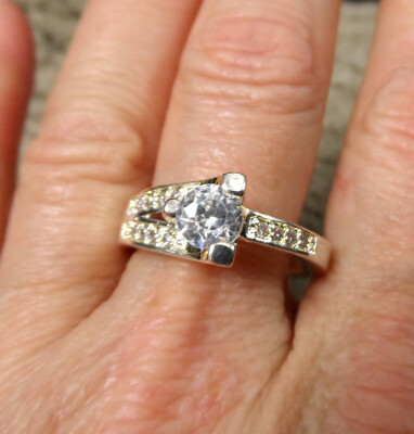 New 925 SILVER Engagement Ring 7.5 Brilliant Austrian Crystal Solitaire accent