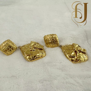Authentic CHANEL quilting Earring gold Plated Gold Square Women