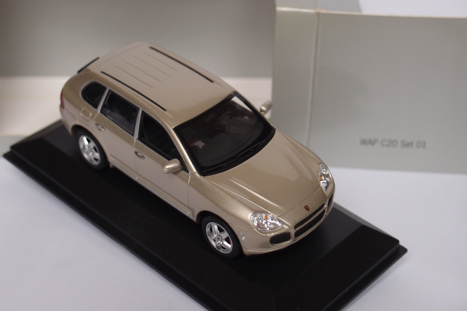 MINICHAMPS PORSCHE CAYENNE TURBO 2002 2002 2002 WAP C20 1 43 187806 MINICHAMPS PORSCHE CAYENNE TURBO 2002 2002 2002 WAP C20 1 43 187806