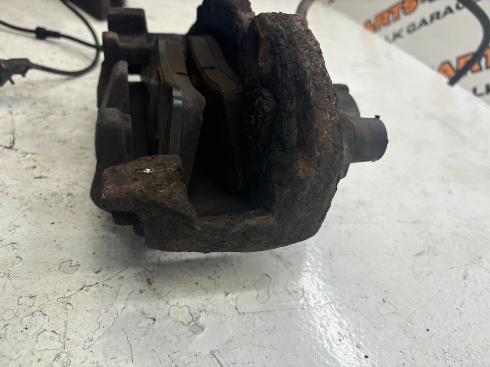 2006 MERCEDES ML320 W164 3.0 V6 OSF BRAKE CALIPER - Image 4 of 4
