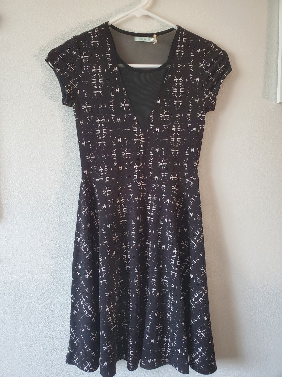 kimchi blue dress urban outfitters Suki Printed Midi blend featuring a cinched y Kimchi Blue Smocked Midi Dress