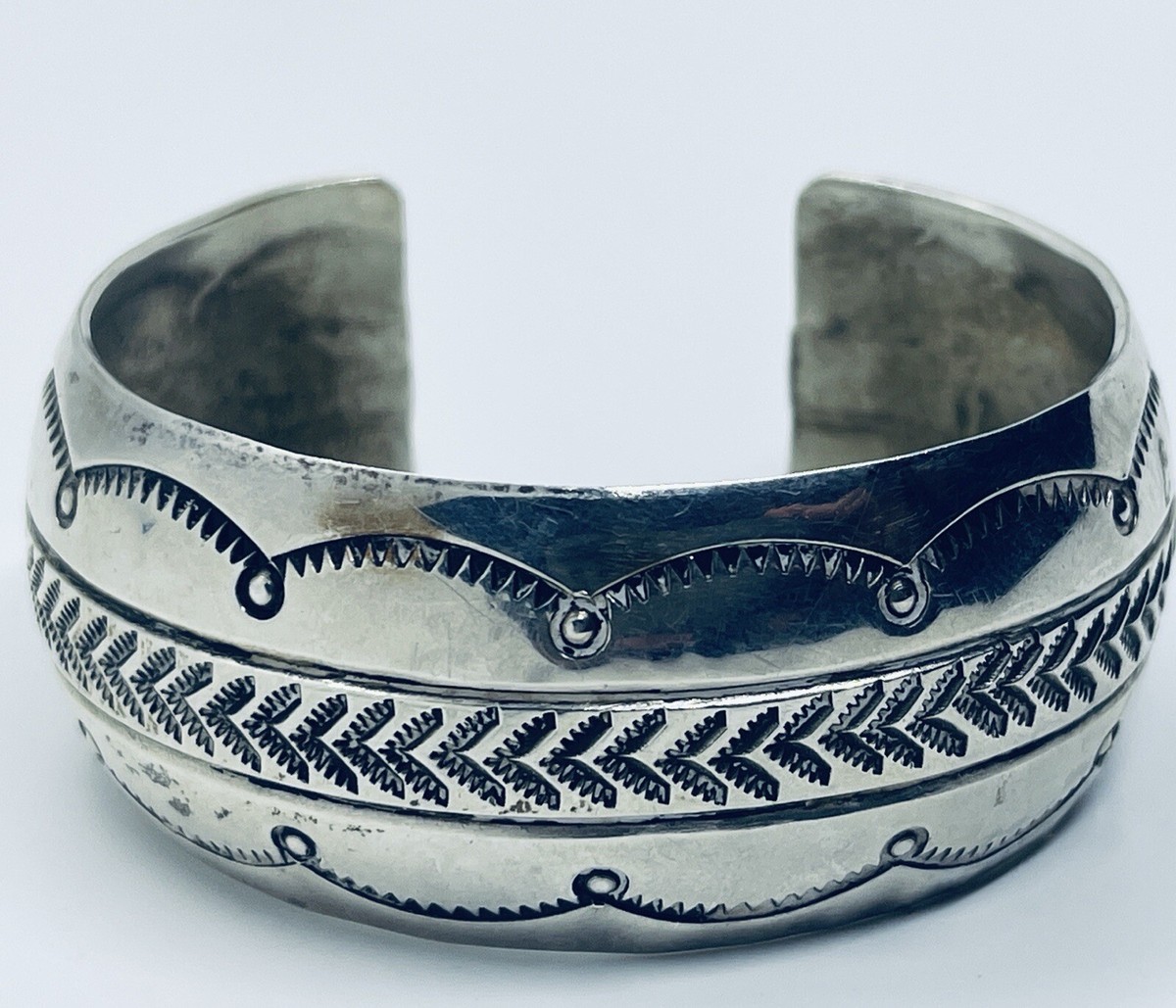 Opulent Vintage Native American Navajo Geomtric Rug Sterling Silver Turquoise Bracelet Old Opulent Vintage Native American Navajo Geomtric Rug Sterling Silver Turquoise Bracelet Old