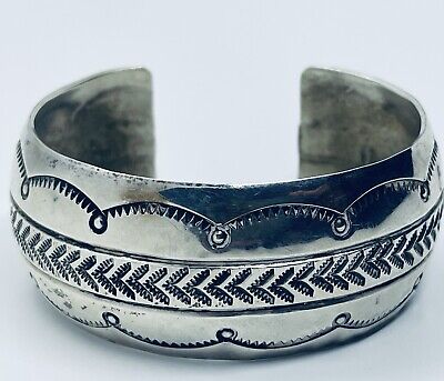 Opulent Vintage Native American Navajo Geomtric Rug Sterling Silver Turquoise Bracelet Old Opulent Vintage Native American Navajo Geomtric Rug Sterling Silver Turquoise Bracelet Old