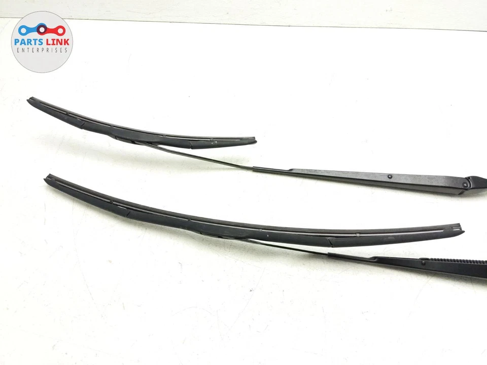 08-14 JUEGO DE ESCOBILLAS LIMPIAPARABRISAS DELANTERO DERECHO IZQUIERDO FERRARI CALIFORNIA F149 Foto 4 de 4