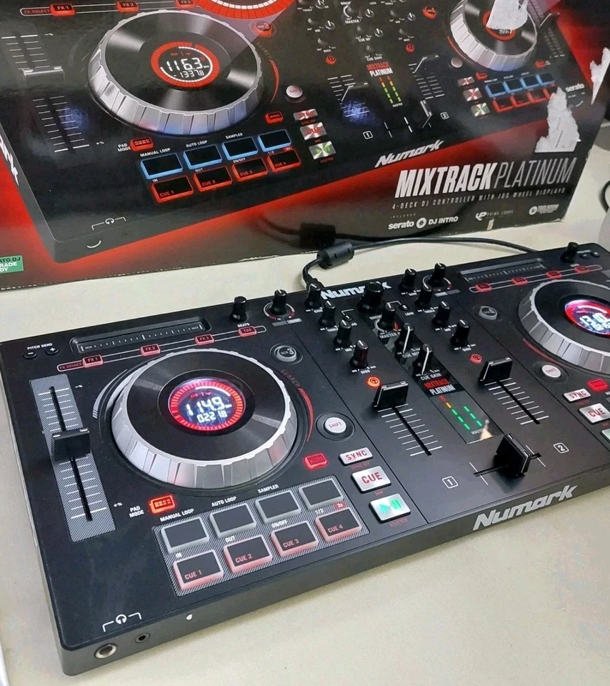 Numark Mixtrack Platinum 24 bit controller DJ 4 deck USB Serato VirtualDJ ecc  - Immagine 3 di 4