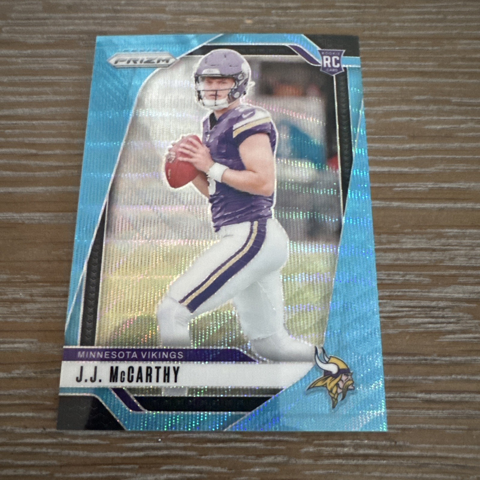 2024 Panini Prizm - Rookies J.J. McCarthy #400 Blue Wave Prizm /230 (RC)