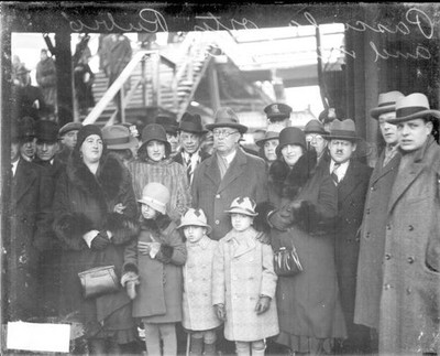 Mexican President Pasqual Ortiz Rubio Standing With A Group Of Un - Old Photo