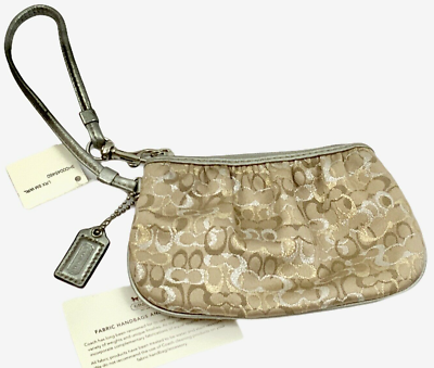 ポーチ COACH Signature Lurex Small Wristlet F43363 New Coach Signature Lurex Silver/Gold Pleated Canvas Small