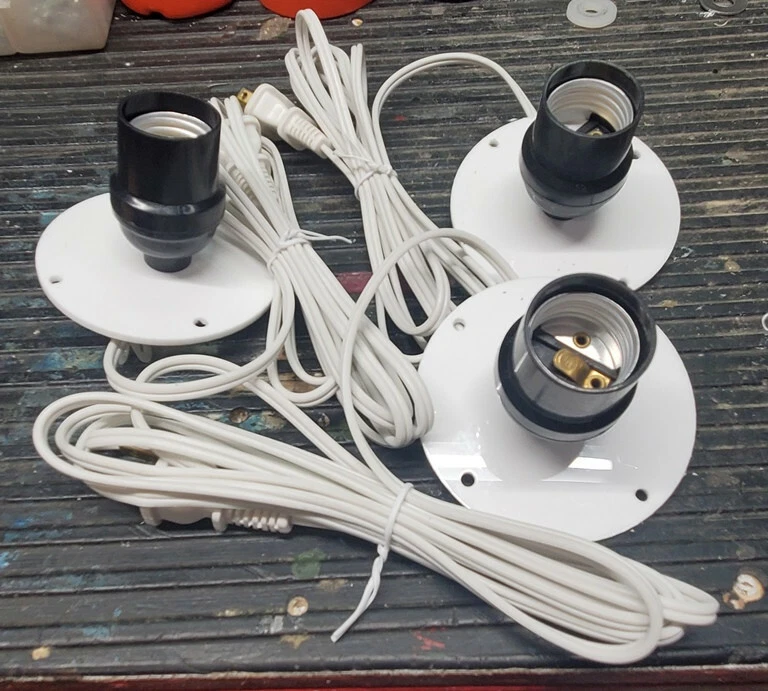 Blow Mold 3.5" Light Kit (Three) new 8ft AC cord and light socket SALE !!!!!!