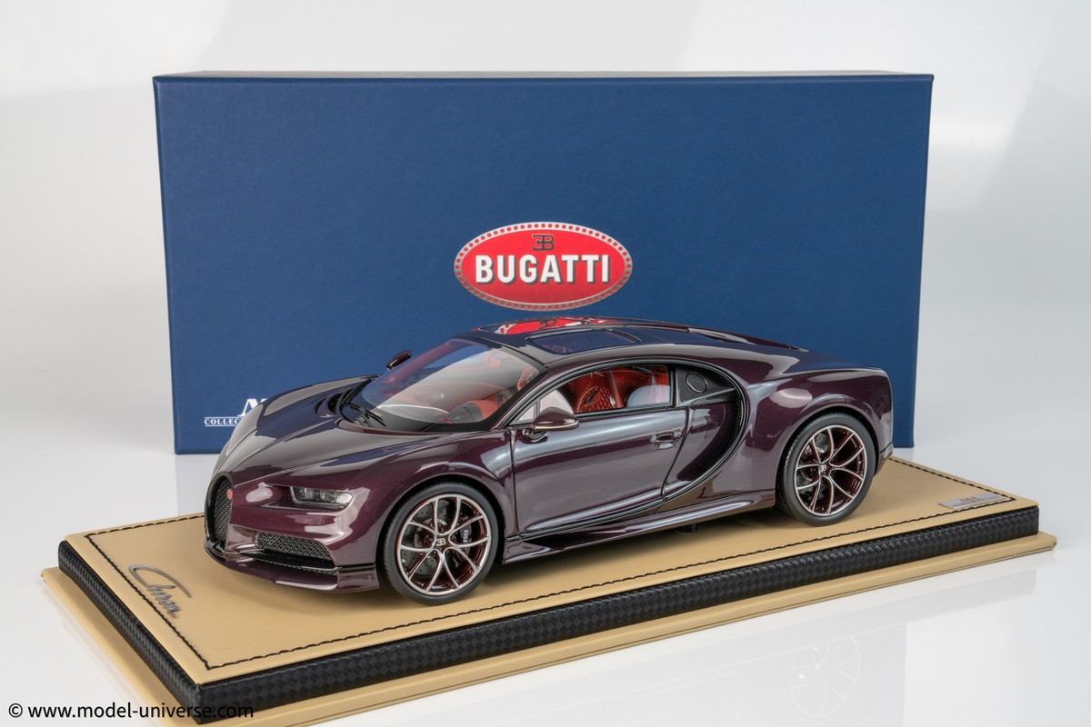 MR Collection - 1:18 Bugatti Chiron Sky View Red Carbon / Black
