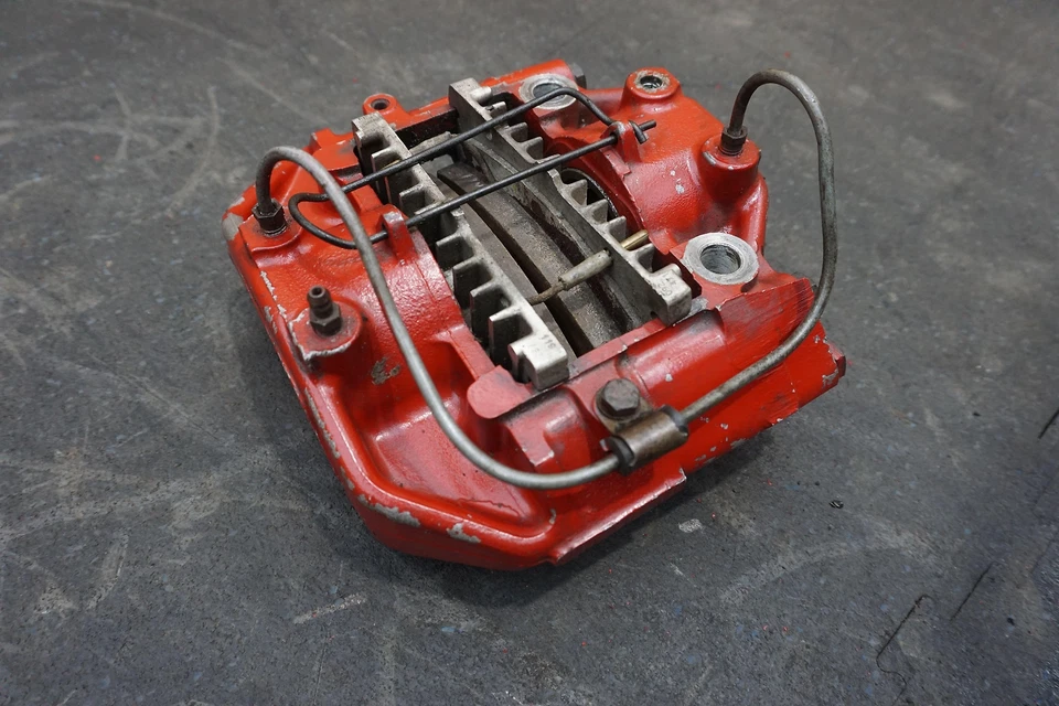 Pinza de freno trasera derecha pasajero roja OEM Maserati Merak 1975 *Nota Foto 3 de 4