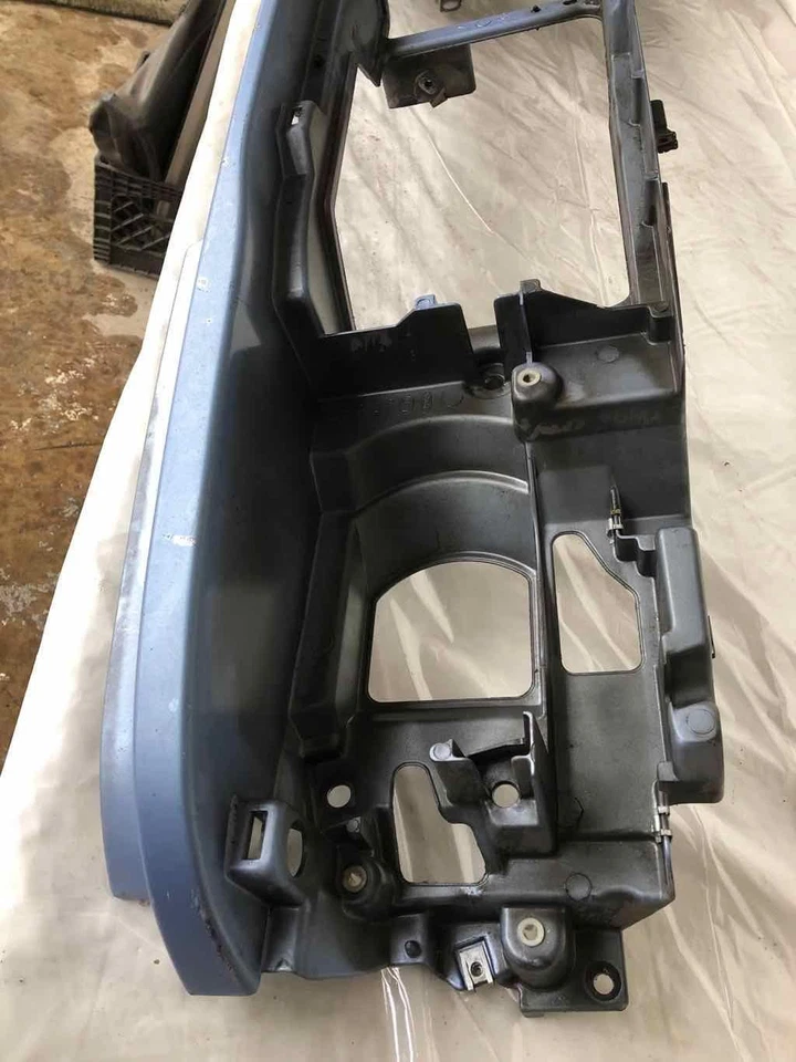 Ford Explorer 1995-2005 soporte de radiador debajo del capó OEM Foto 2 de 4