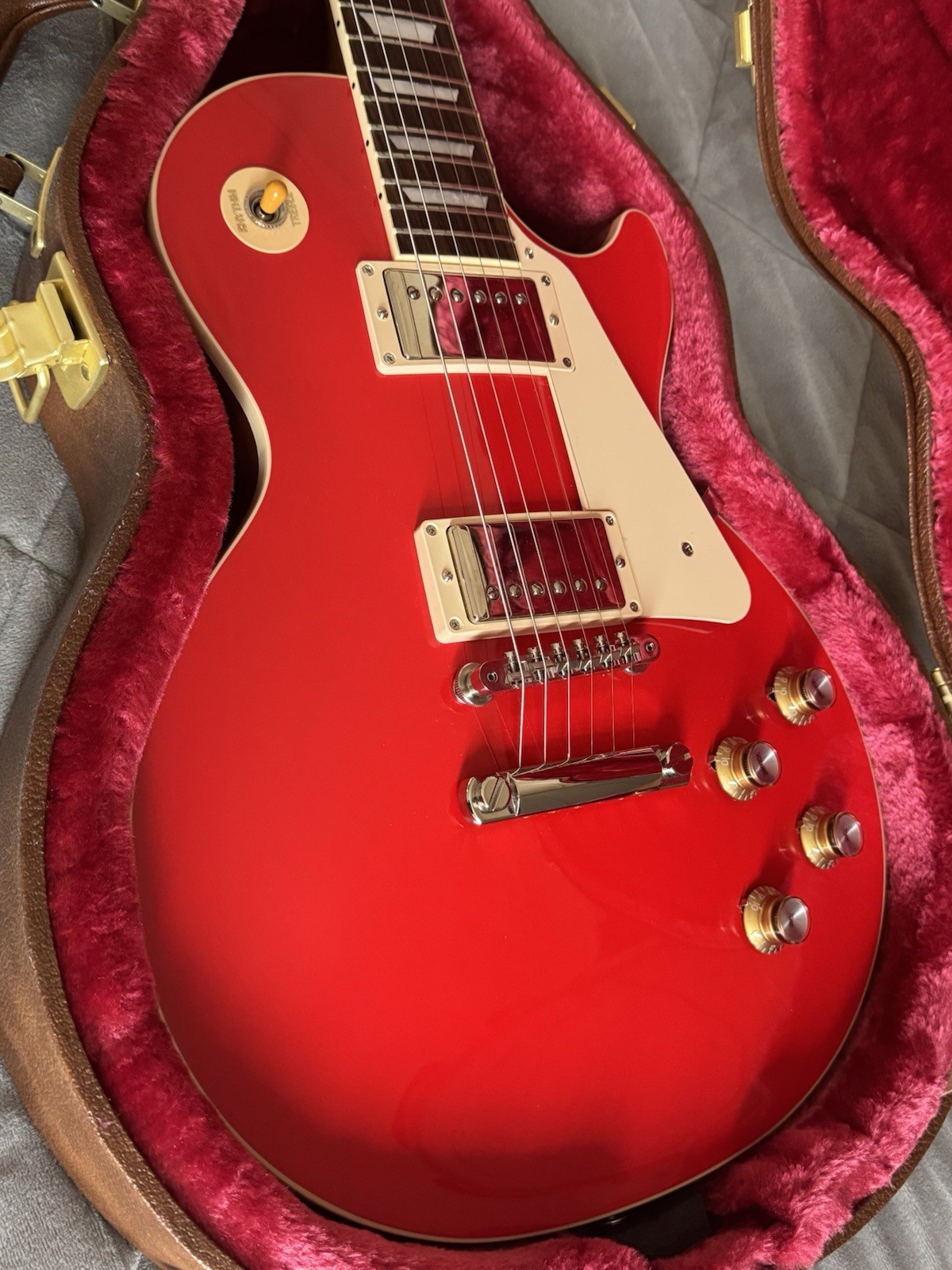 Gibson Les Paul Standard 60s Guitar Cardinal Red - 2023 Unused - Gibson Case