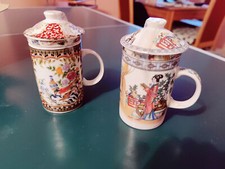 2 Keramik Teetassen mit Deckel + Sieb für Losen Tee mit Chinesischem Motiv