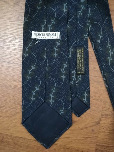 Corbata Giorgio Armani Corbata Para Hombre Oliva Texturizada 100% Seda Geométrica Usada en Excelente Condición - Imagen 4 de 5