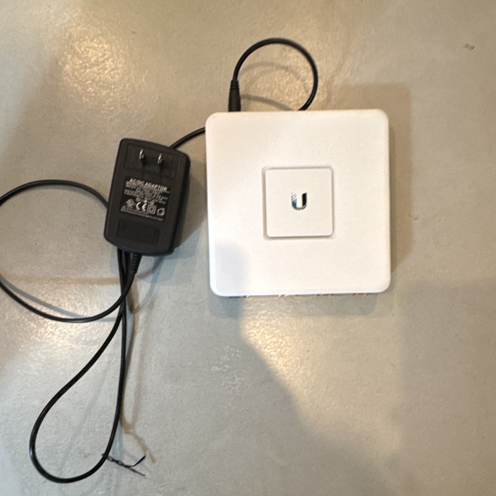 Ubiquiti UniFi Security Gateway USG Wired RJ-45 Gateway Router, 2 LAN ...