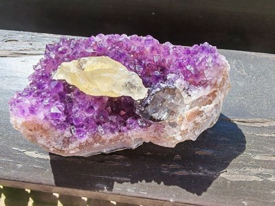 Amethyst-Calcit, Urug.375 Gramm, bis 11,5 cm lang, bis 6,5 cm breit, 4,5 cm hoch