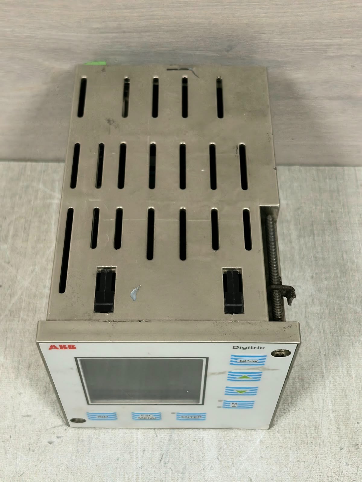 ABB DIGITRIC 100 ABB DIGITRIC 100 CONTROLLER 90-240VAC 7