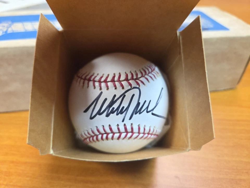 Pelota MLB autografiada por Mitch "Wild Thing" Williams Foto 2 de 4
