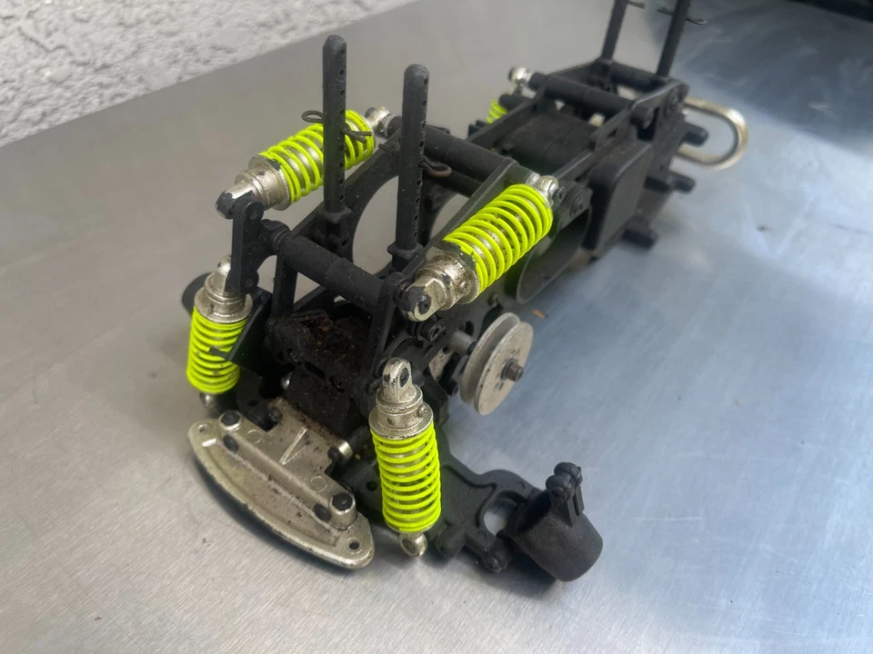 Vintage CEN Mini Madness RC parts chassis Monster truck 1/16 - Image 4 of 4