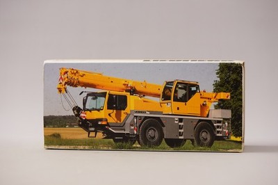 (A875) CONRAD 2105/0 Liebherr Mobilkran LTM 1030-2.1 HUTHMANN & WITTROCK 1:50