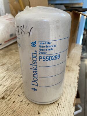 NEW GENUINE DONALDSON LUBE FILTER (PN P550299)